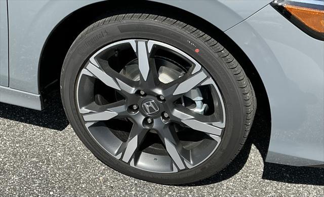 new 2025 Honda Civic Hybrid car, priced at $33,555