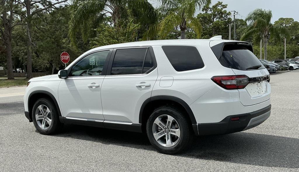 new 2025 Honda Pilot car, priced at $47,450