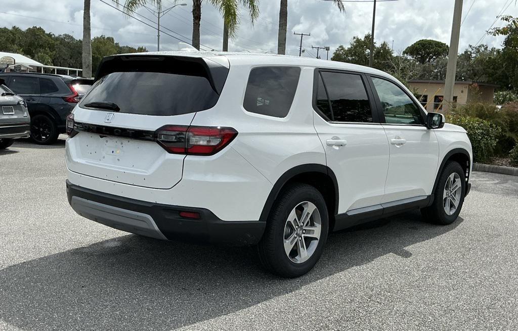 new 2025 Honda Pilot car, priced at $47,450