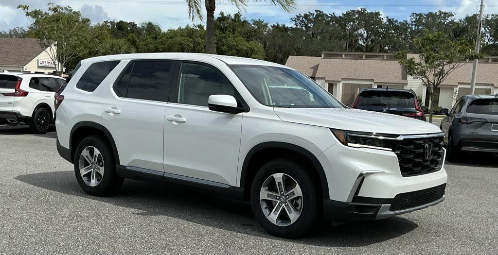 new 2025 Honda Pilot car, priced at $47,450