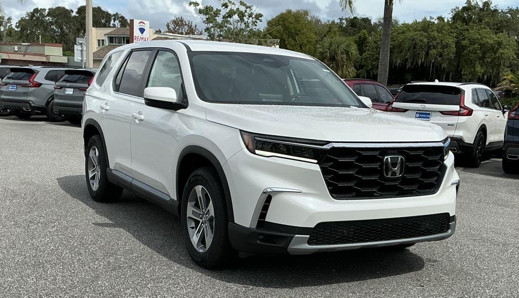 new 2025 Honda Pilot car, priced at $47,450
