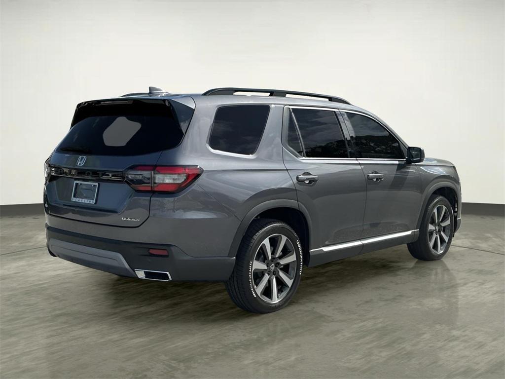 used 2025 Honda Pilot car, priced at $48,854