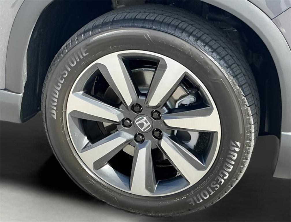 used 2025 Honda Pilot car, priced at $48,854