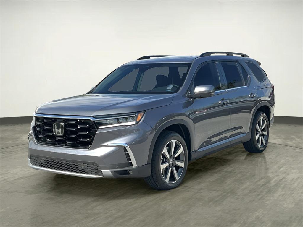 used 2025 Honda Pilot car, priced at $48,854