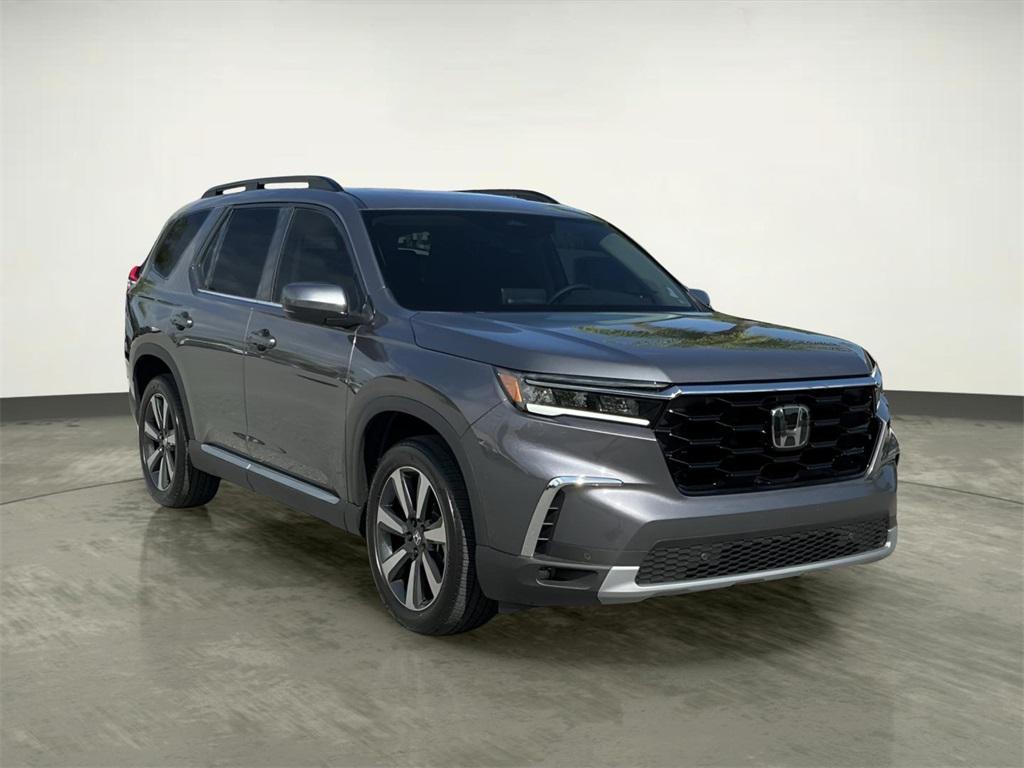 used 2025 Honda Pilot car, priced at $48,854
