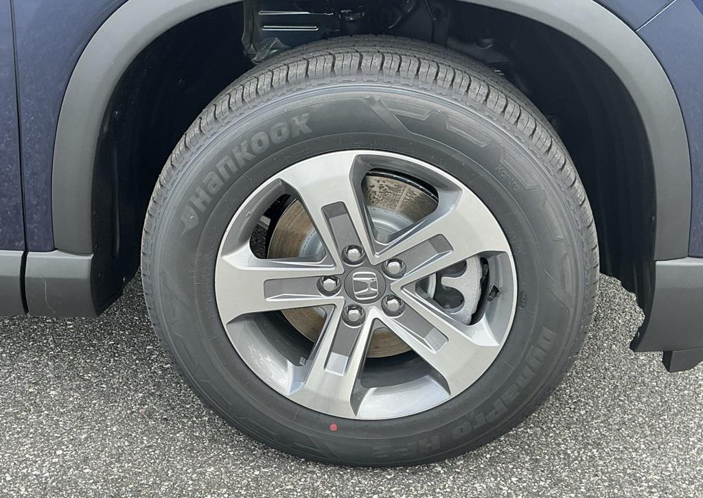 new 2025 Honda Pilot car, priced at $42,995