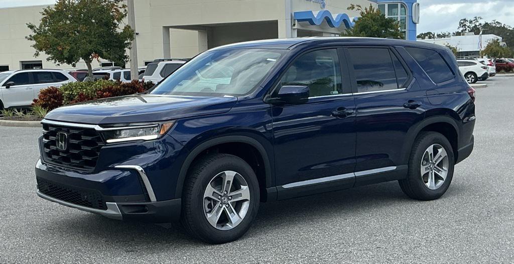 new 2025 Honda Pilot car, priced at $42,995
