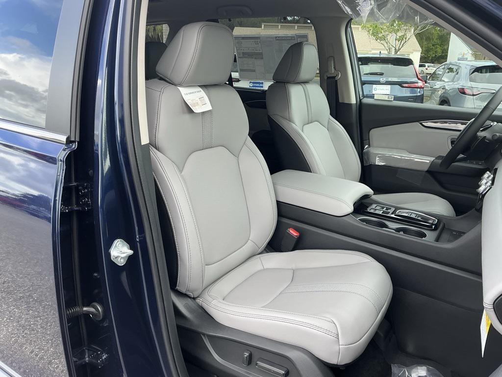 new 2025 Honda Pilot car, priced at $42,995