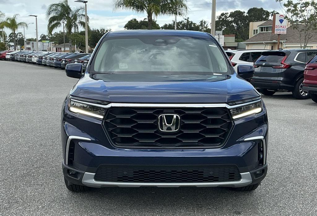 new 2025 Honda Pilot car, priced at $42,995