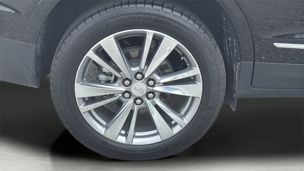 used 2025 Cadillac XT5 car, priced at $41,815