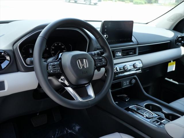 new 2025 Honda Pilot car, priced at $49,405