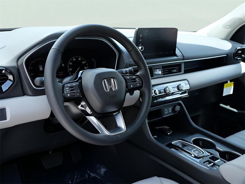 new 2025 Honda Pilot car, priced at $47,405