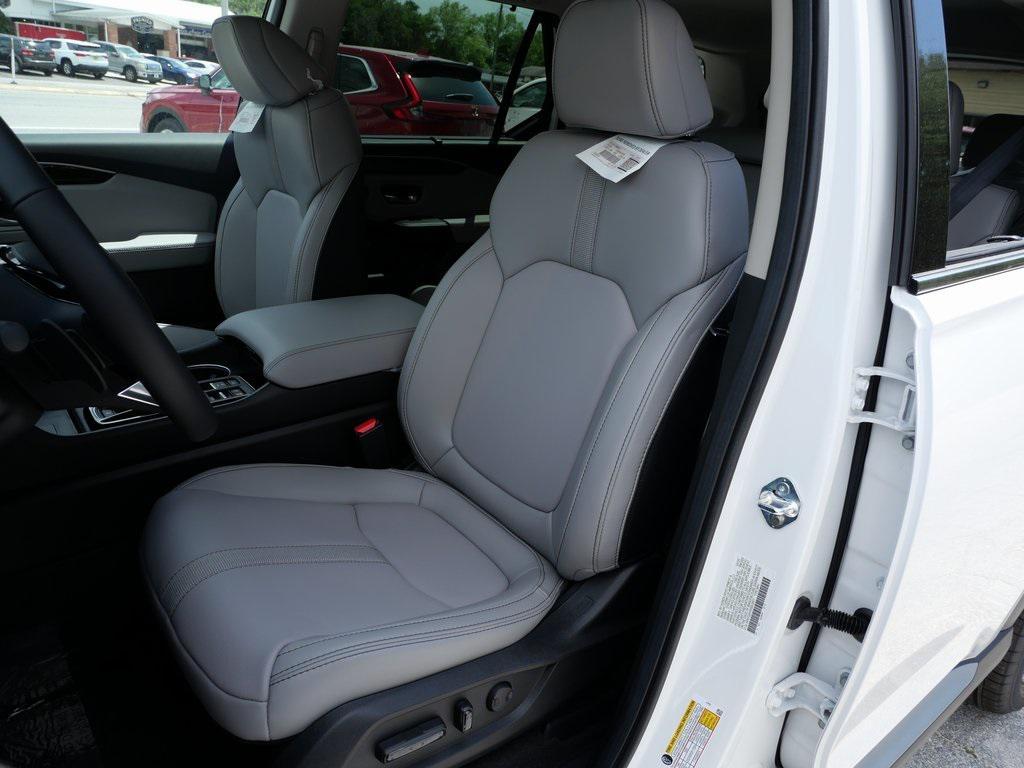 new 2025 Honda Pilot car, priced at $47,405