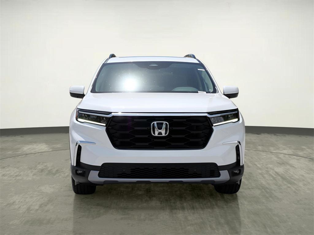 new 2025 Honda Pilot car, priced at $47,405