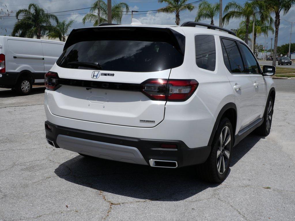 new 2025 Honda Pilot car, priced at $47,405