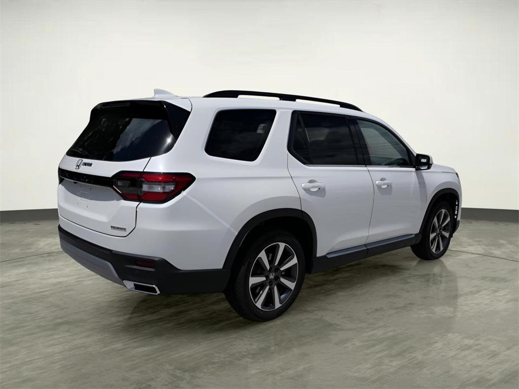 new 2025 Honda Pilot car, priced at $47,405