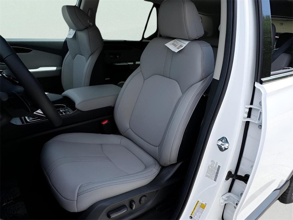 new 2025 Honda Pilot car, priced at $47,405