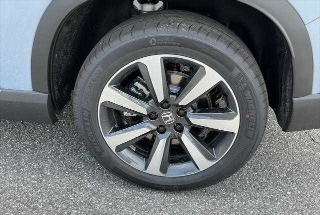new 2025 Honda Pilot car, priced at $49,405