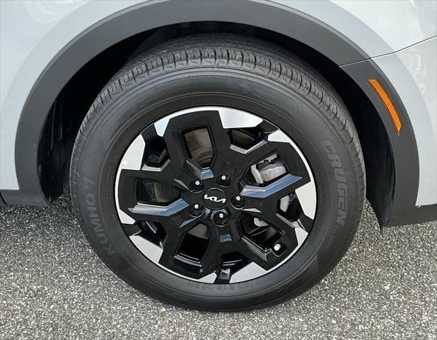 used 2024 Kia Sorento car, priced at $25,816