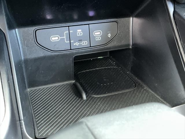 used 2024 Kia Sorento car, priced at $25,816
