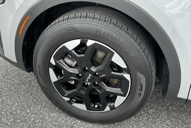 used 2024 Kia Sorento car, priced at $25,816
