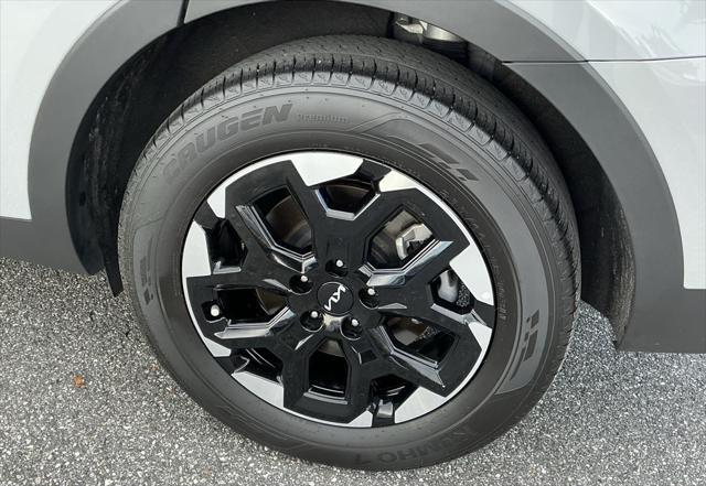 used 2024 Kia Sorento car, priced at $25,816