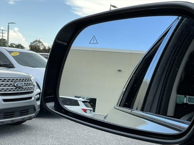 used 2024 Kia Sorento car, priced at $25,816