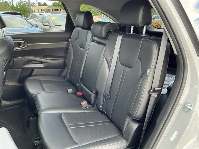 used 2024 Kia Sorento car, priced at $25,816