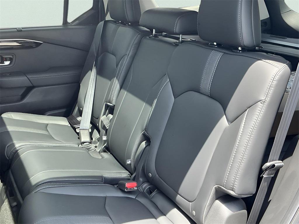 new 2025 Honda Pilot car, priced at $49,825