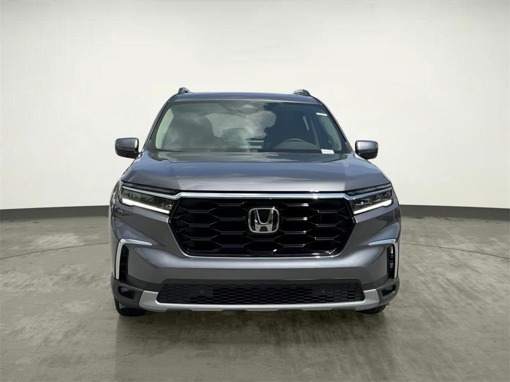 new 2025 Honda Pilot car, priced at $49,825