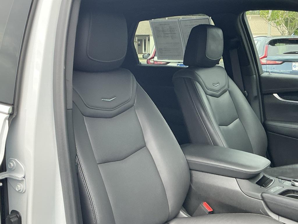 used 2025 Cadillac XT5 car, priced at $41,815