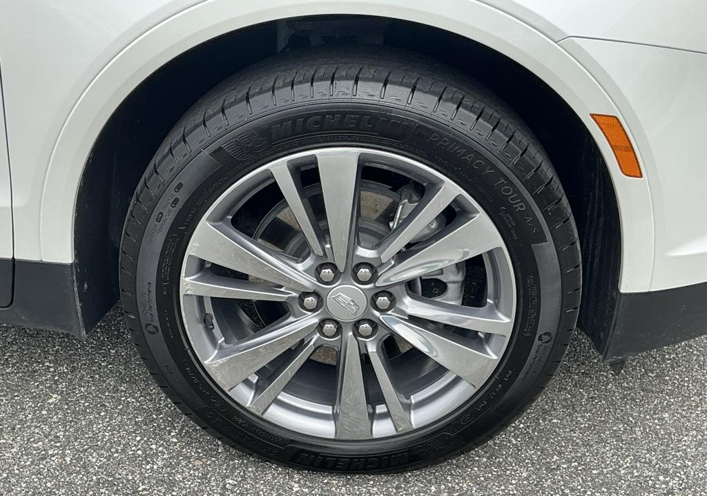 used 2025 Cadillac XT5 car, priced at $41,815