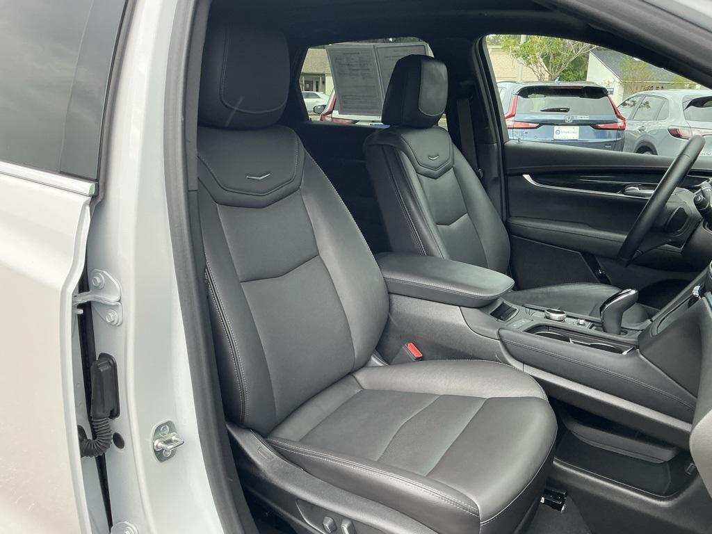 used 2025 Cadillac XT5 car, priced at $41,815