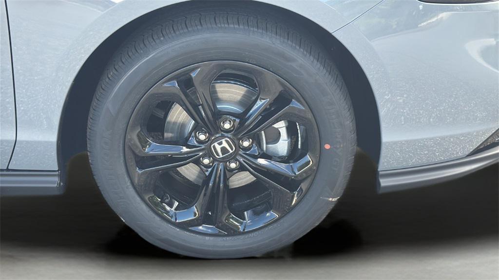 new 2025 Honda Accord car, priced at $30,665