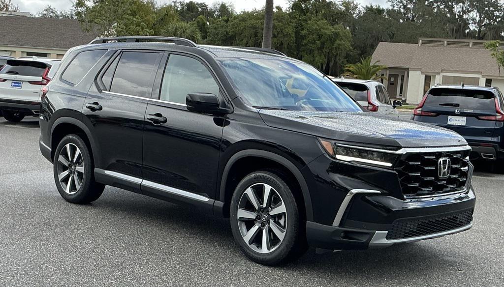new 2025 Honda Pilot car, priced at $52,575