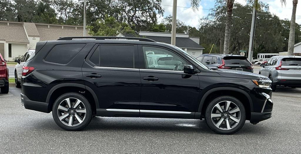 new 2025 Honda Pilot car, priced at $52,575