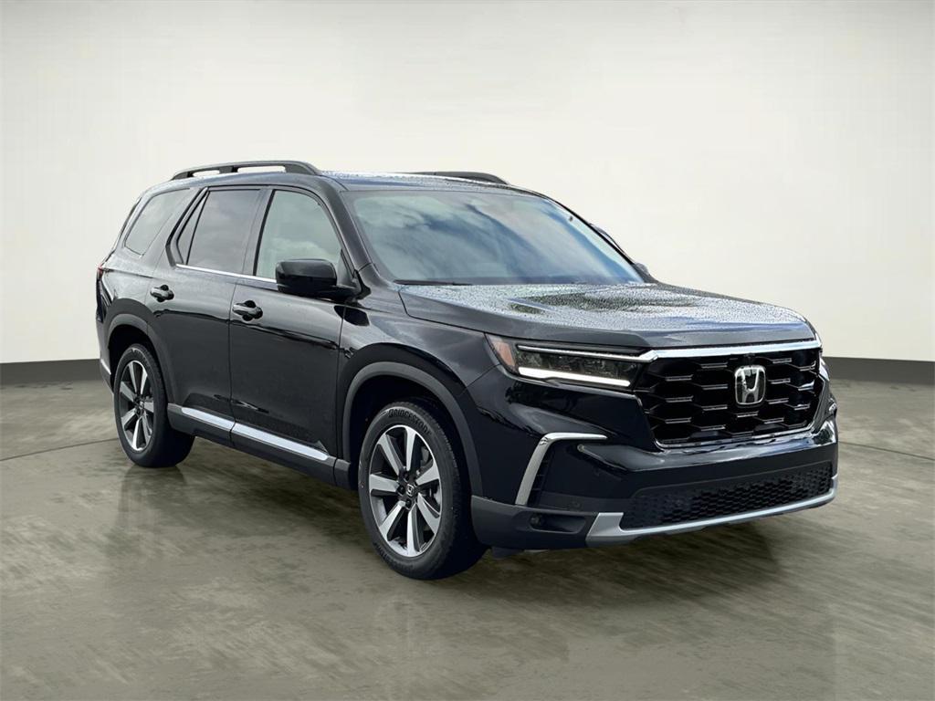 new 2025 Honda Pilot car, priced at $52,575