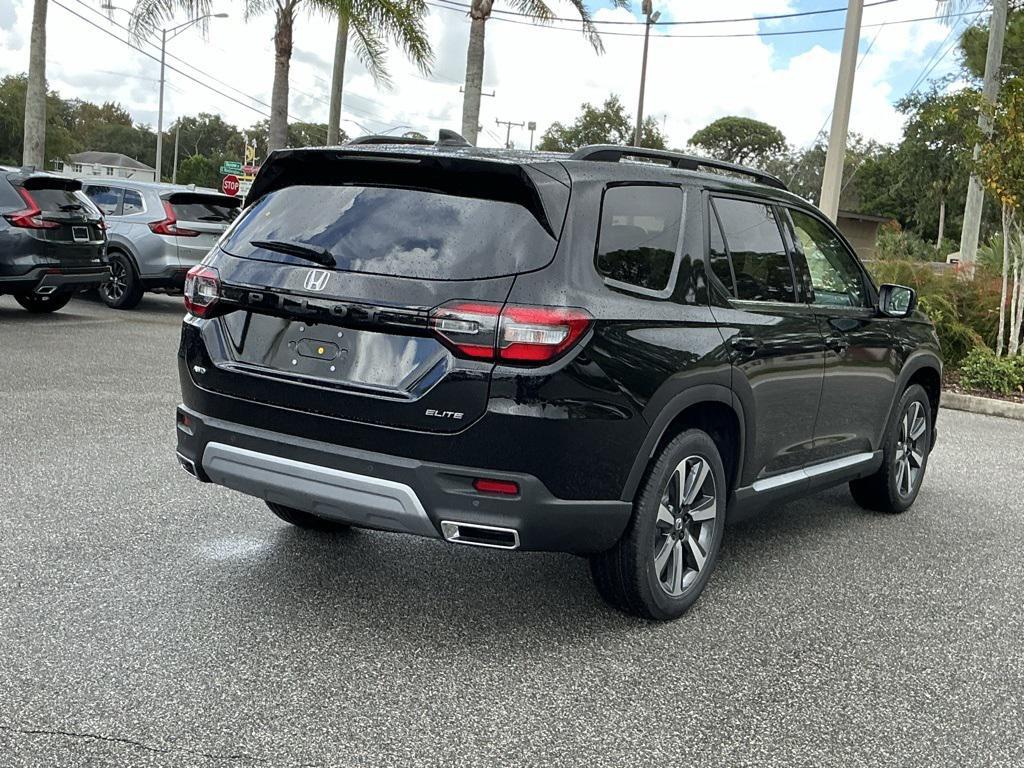new 2025 Honda Pilot car, priced at $52,575