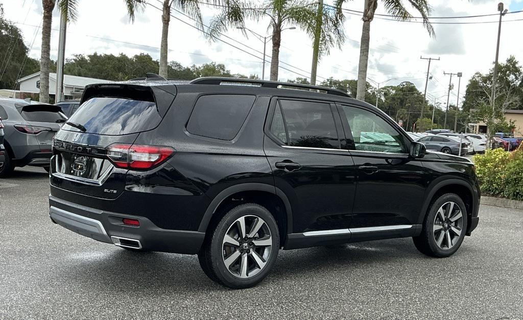 new 2025 Honda Pilot car, priced at $52,575