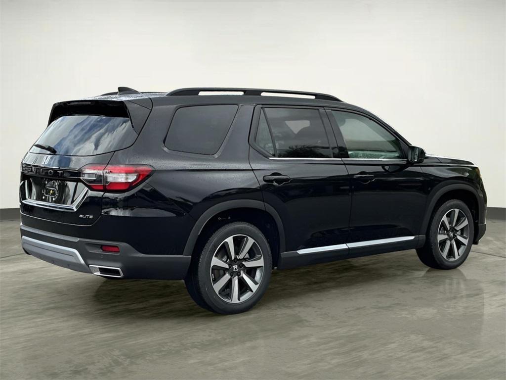 new 2025 Honda Pilot car, priced at $52,575
