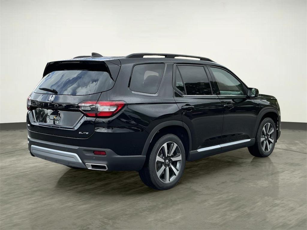 new 2025 Honda Pilot car, priced at $52,575