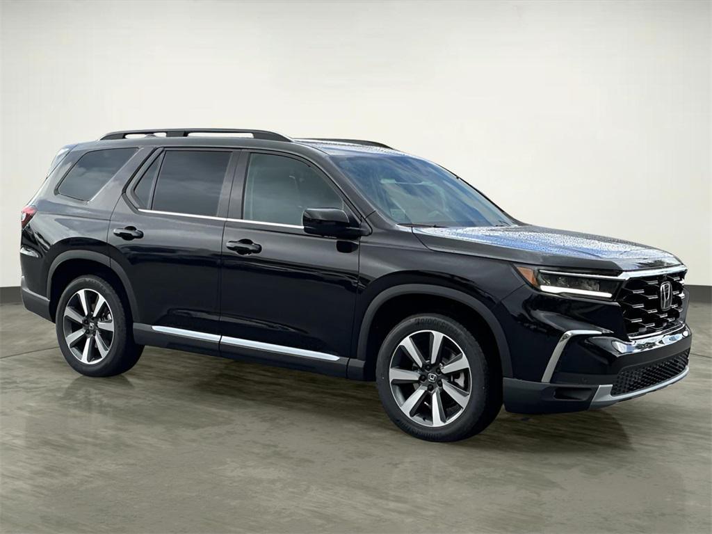 new 2025 Honda Pilot car, priced at $52,575