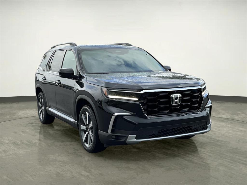 new 2025 Honda Pilot car, priced at $52,575