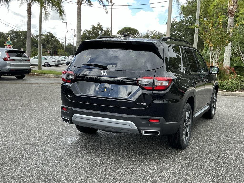 new 2025 Honda Pilot car, priced at $52,575