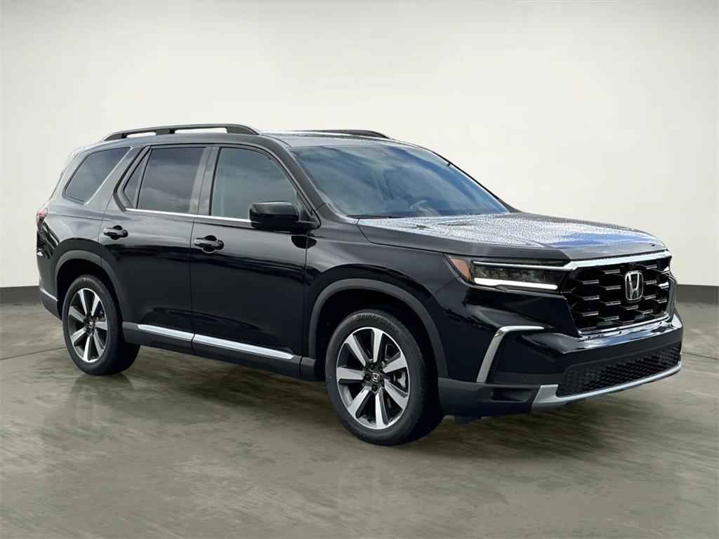 new 2025 Honda Pilot car, priced at $52,575