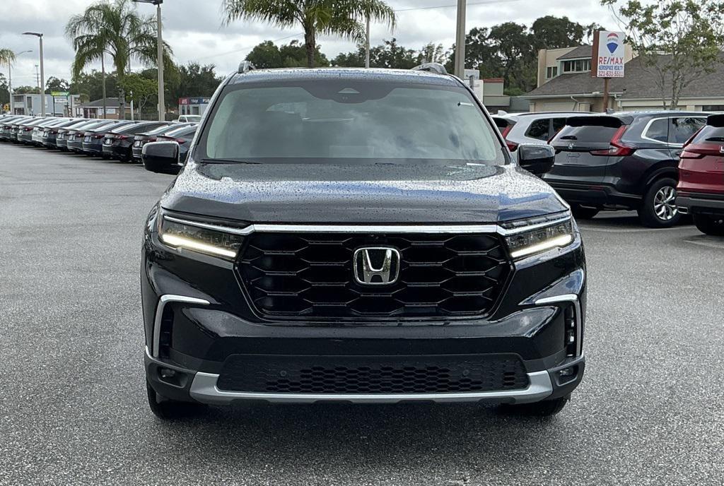 new 2025 Honda Pilot car, priced at $52,575