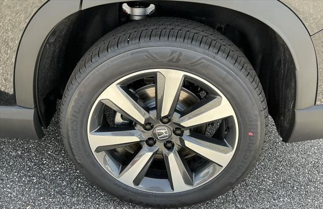 new 2025 Honda Pilot car, priced at $54,530