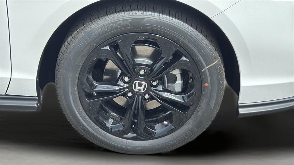 new 2025 Honda Accord car, priced at $30,665