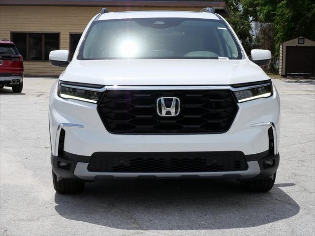 new 2025 Honda Pilot car, priced at $49,405