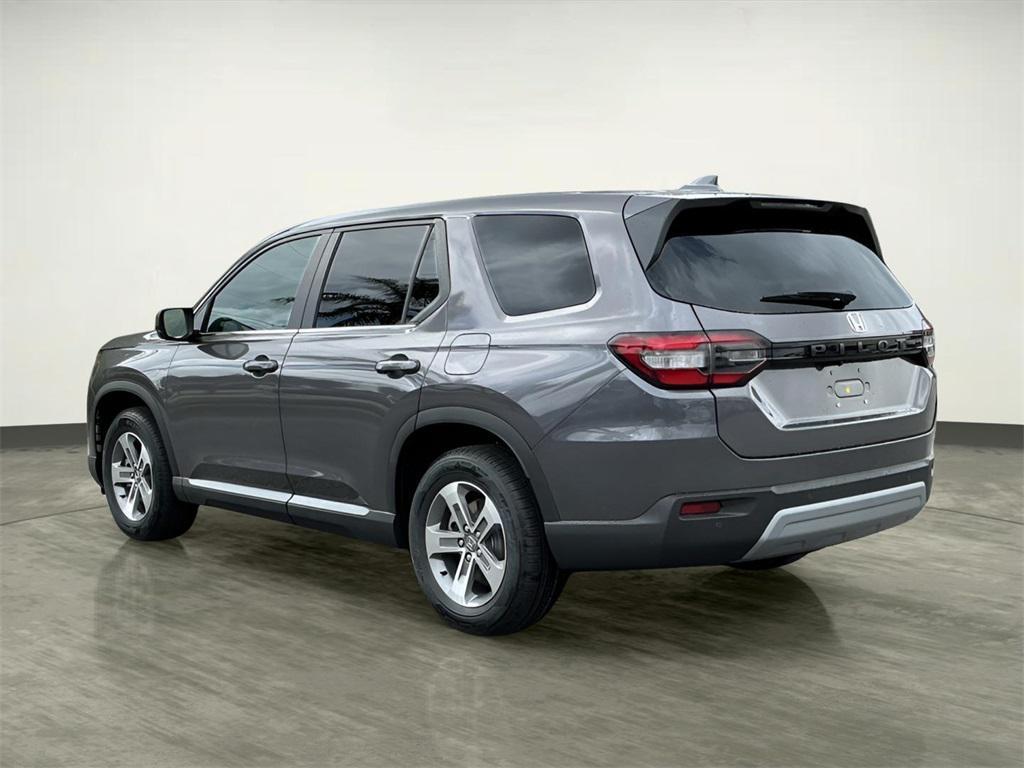 new 2025 Honda Pilot car, priced at $42,995